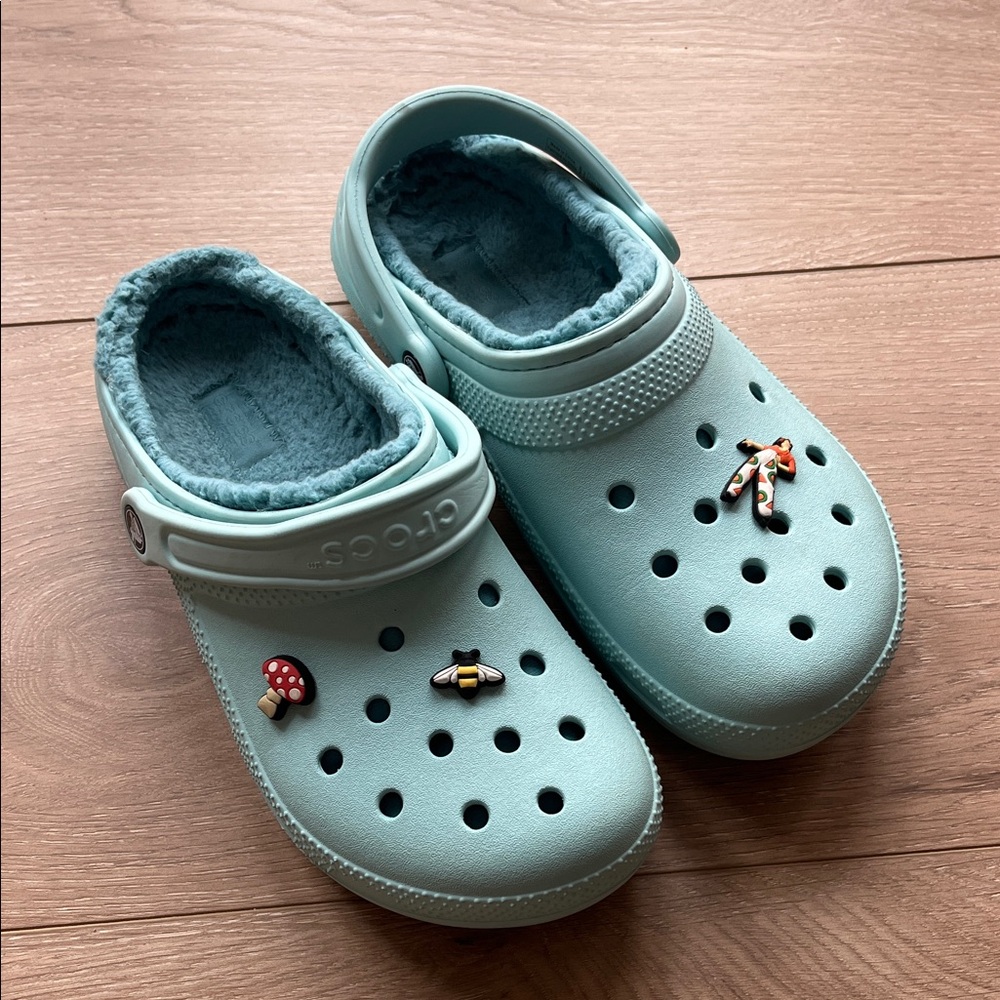 CROCS Women's Aqua Slippers with Cozy Lining